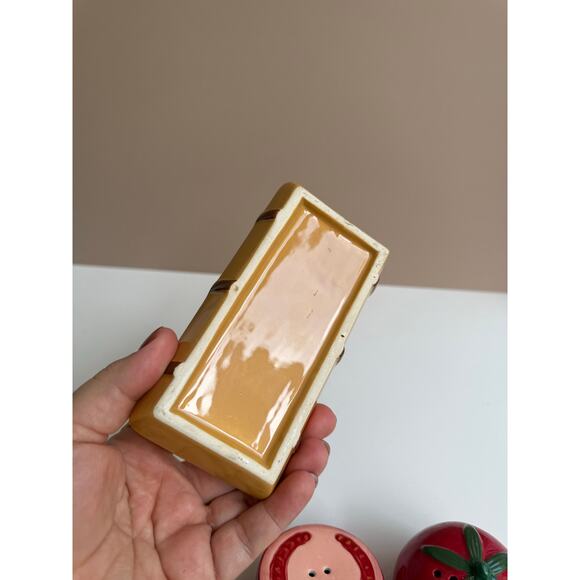 Tomato & Sliced Tomato Salt and Pepper Shakers | Cute Kitschy Decor Farm Country - Picture 4 of 8